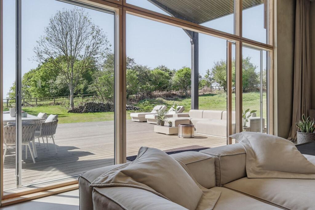 Brackenwood Lodge, High Beech, IG10 - More