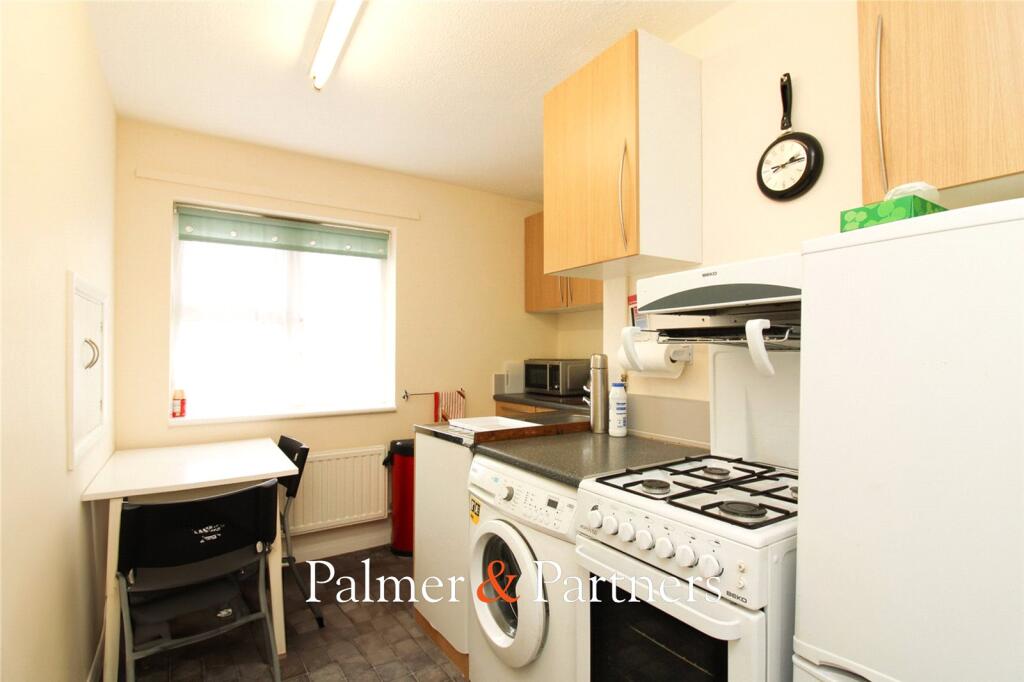 Apartment in Colchester, Essex - View 5