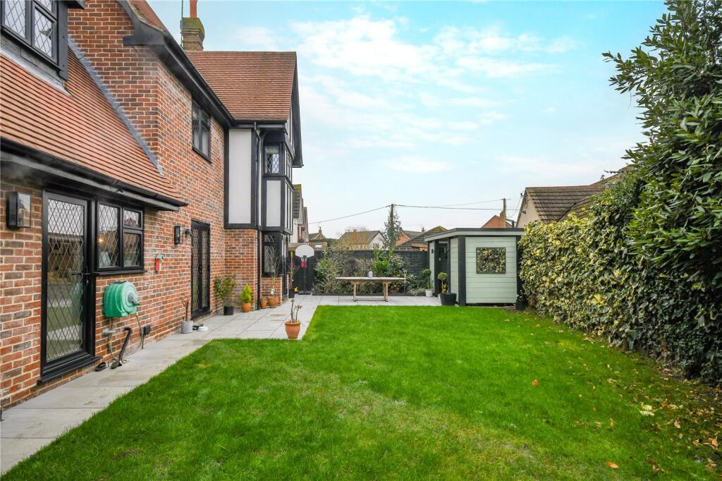 Bannister Green, Felsted, Essex, CM6 photo 3