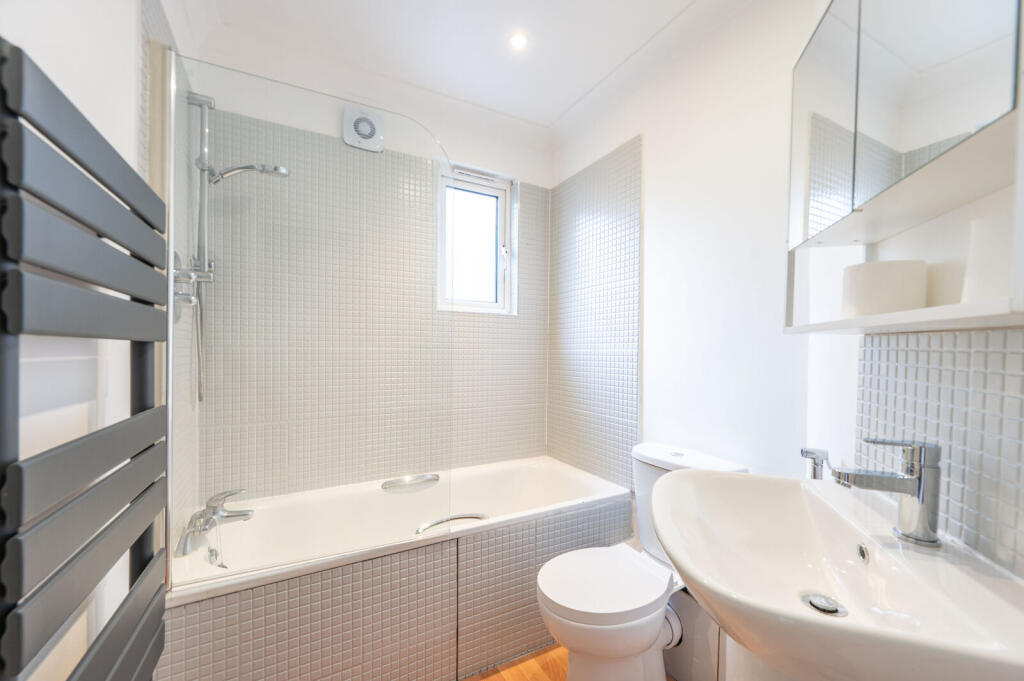Apartment in London - View 5