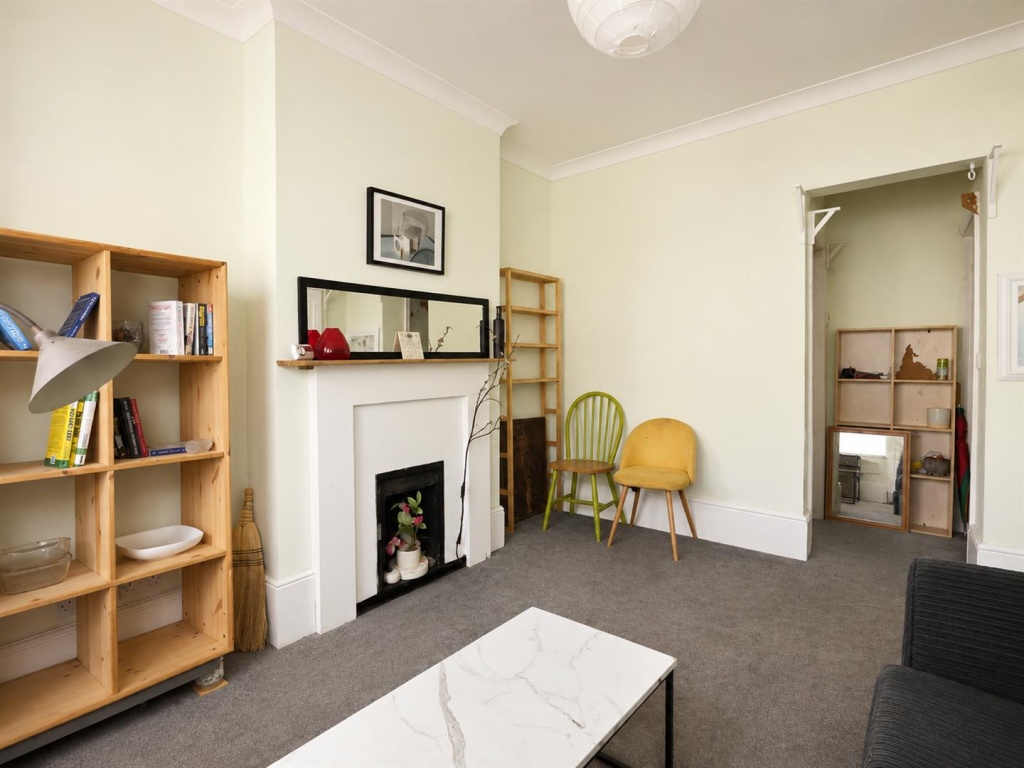 House in London - View 3
