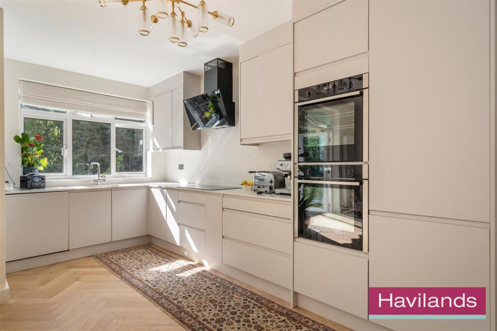 House in London, Winchmore Hill, Edmonton - View 3