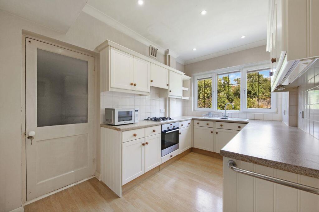 House in London, Burnt Ash, Grove Park - View 5