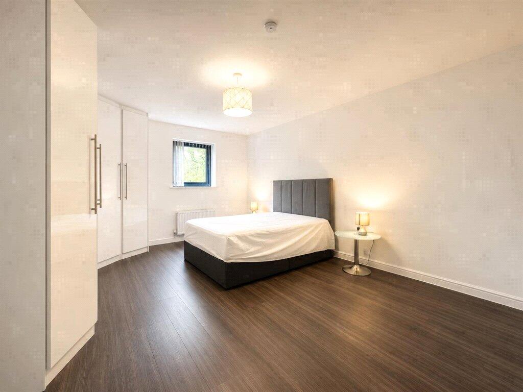 Apartment in Southall - View 5