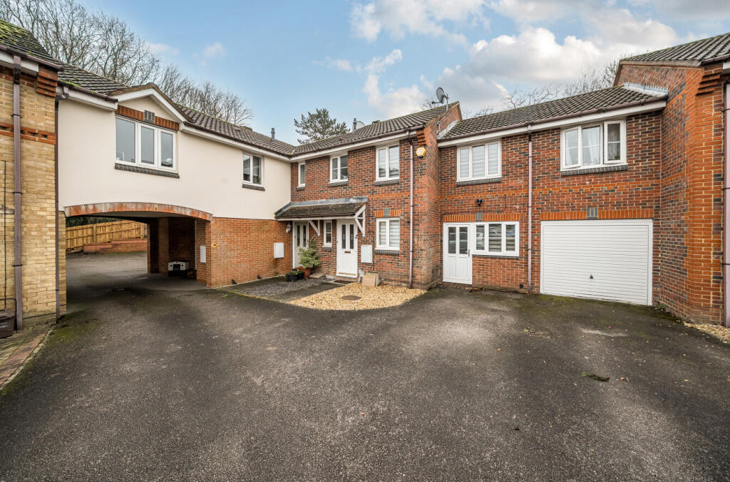 Main image of property: Willoughby Close, Dunstable, Bedfordshire