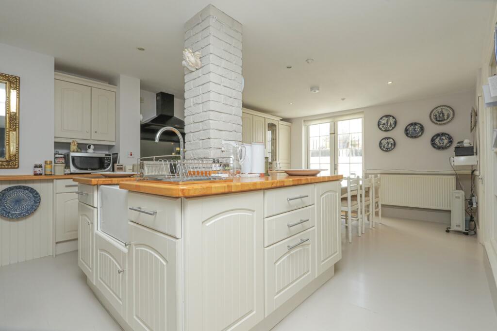 House in Canterbury - View 5