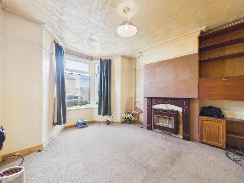House in Wallasey, Egremont - More