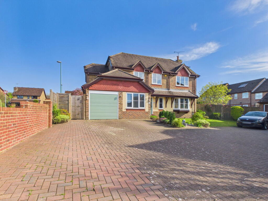 Main image of property: Lemmington Way, Horsham, West Sussex
