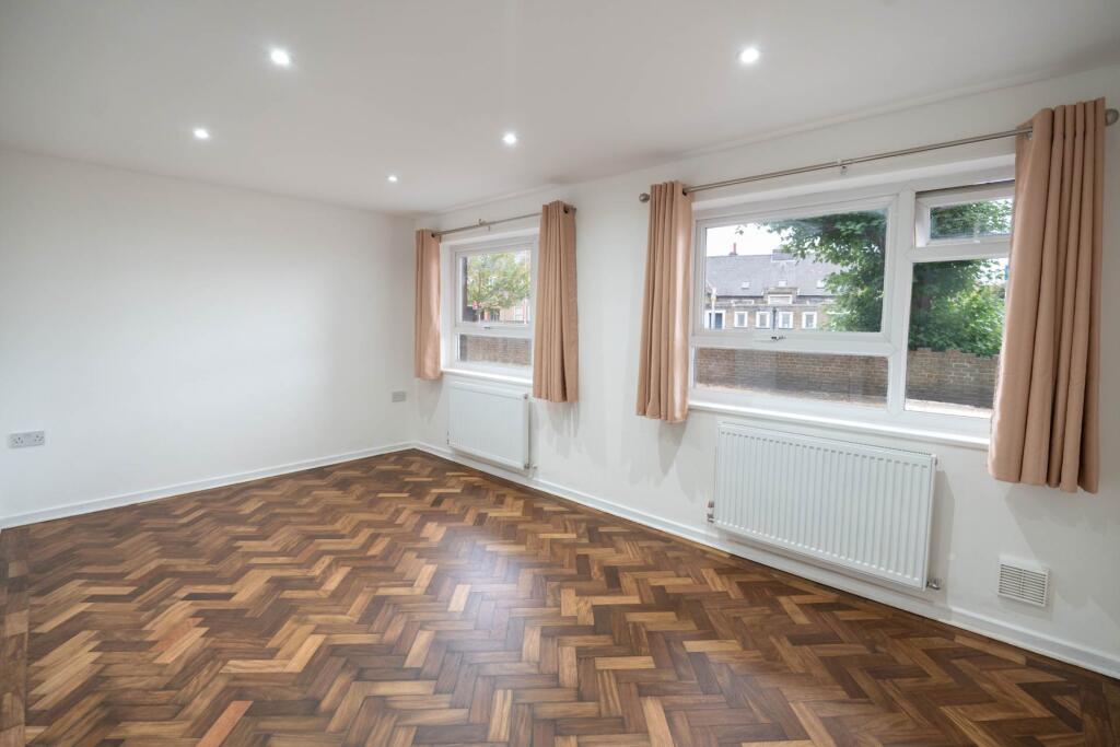 Apartment in London, Royal Borough of Kingston upon Thames - View 3