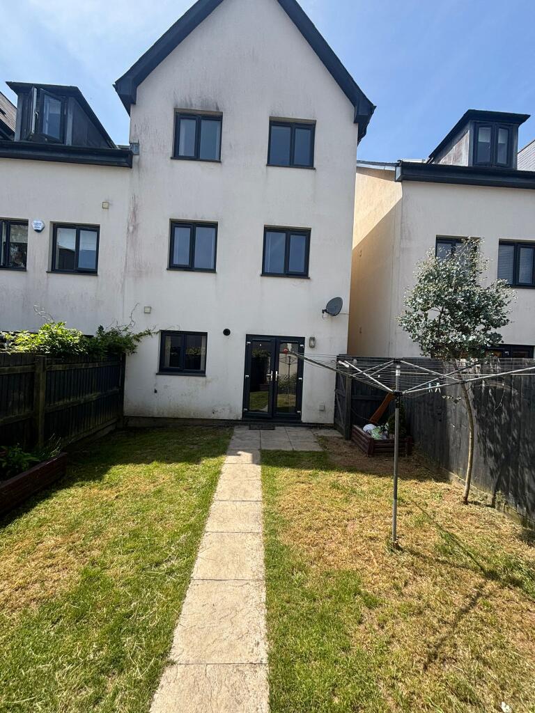 26 Piper Street
