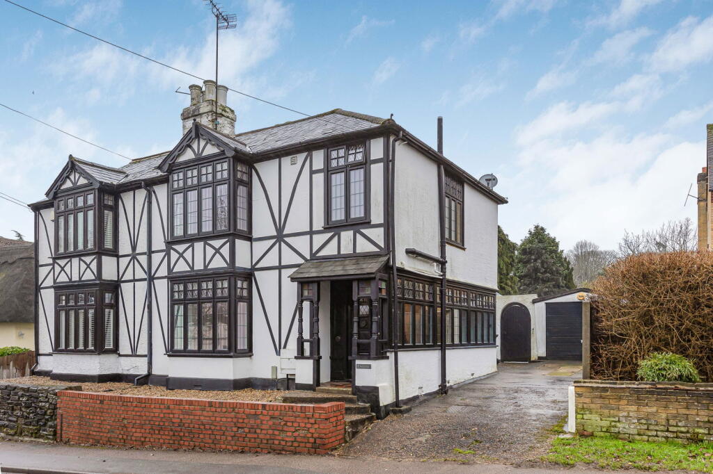 Main image of property: Harlow Road, Roydon, CM19 5HH