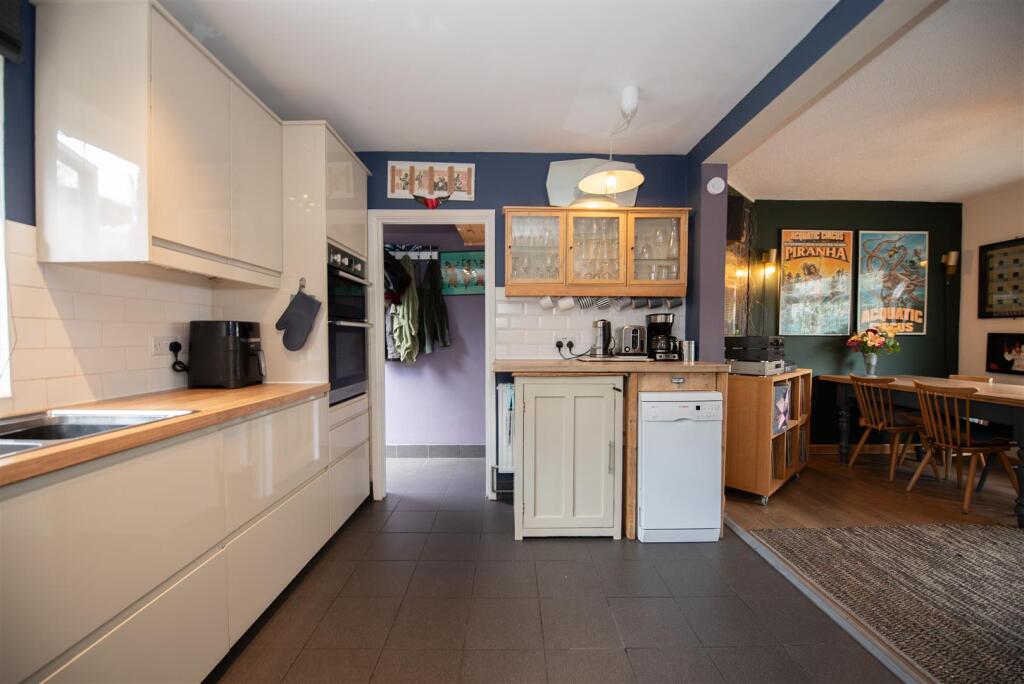 House in Nottingham, Sherwood - More