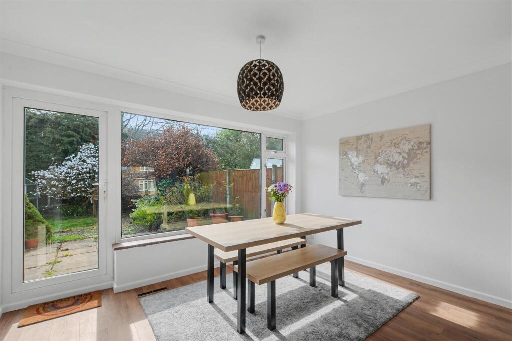 Deddington Lane, Bramcote, Nottingham photo 3