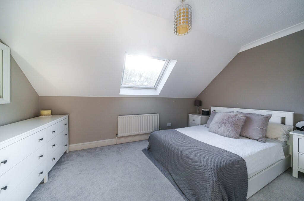 House in Hemel Hempstead, Chepping Wycombe - More