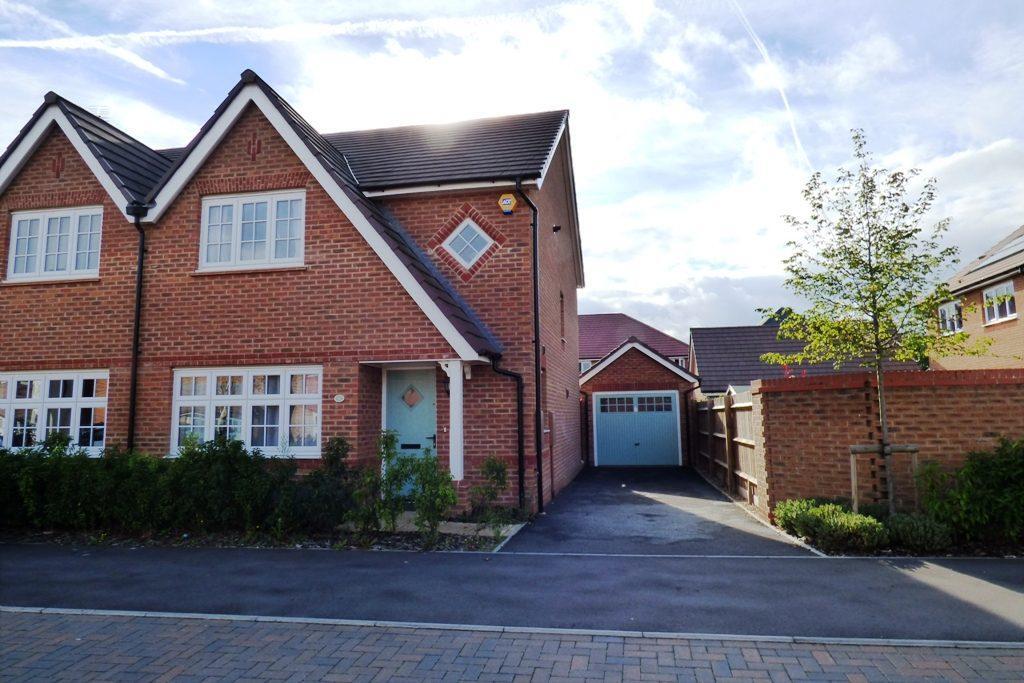 Main image of property: Martinet Road, Woodley, Reading, Berkshire, RG5