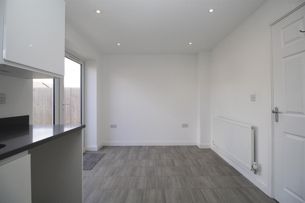 House in Loughborough, East Leake - View 5