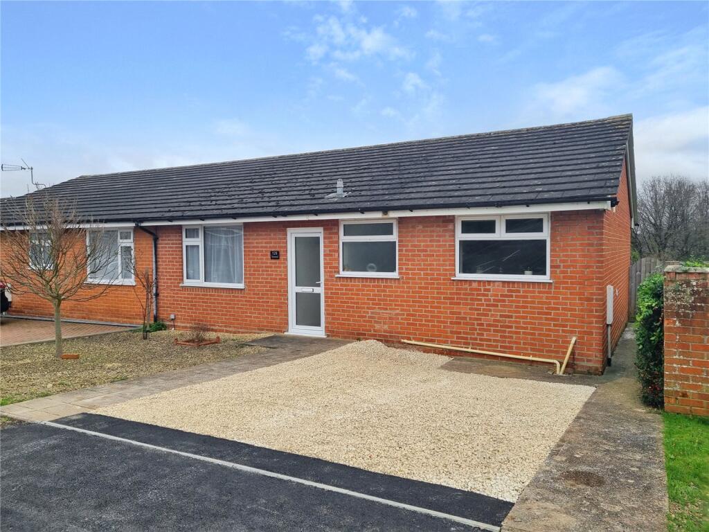 2-bed bungalow on Glynswood, Chard, Somerset, TA20, £245,000