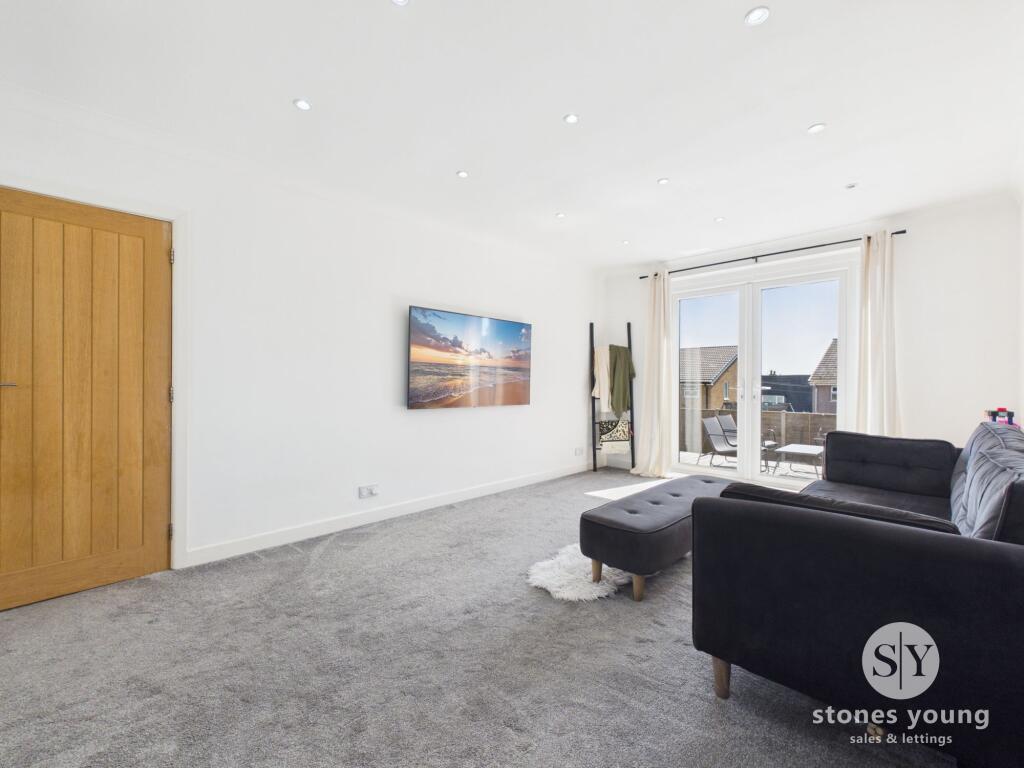 Oakwood Avenue, Blackburn, BB1 - View 2