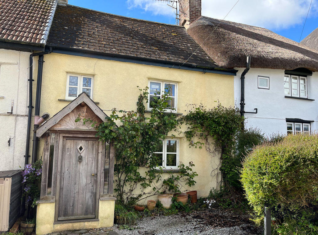 Main image of property: 8 Stonelands, Crockernwell, Devon