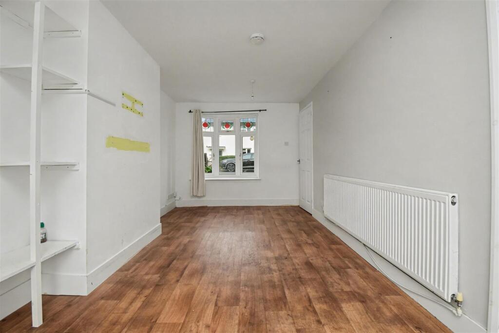 House in Northampton, North Northamptonshire - View 2