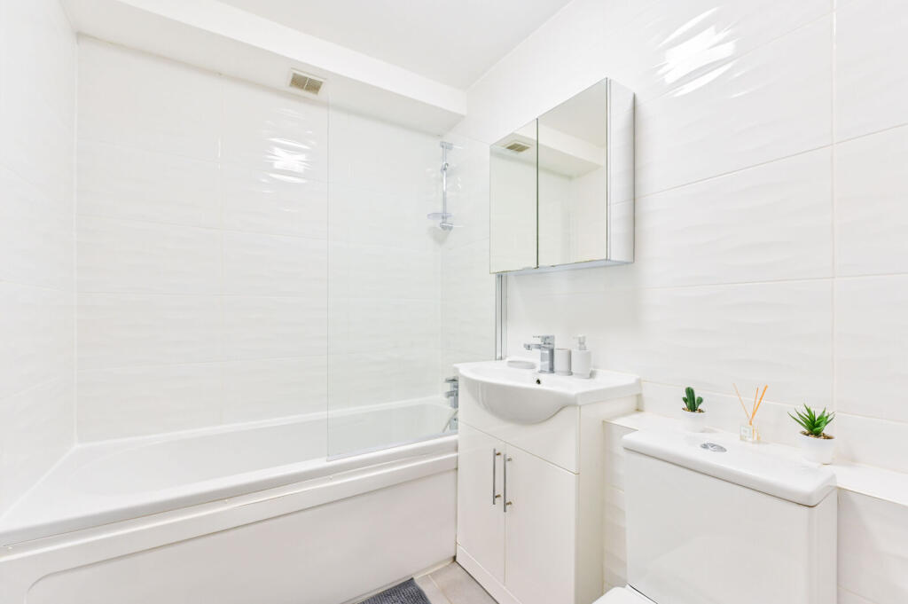 Apartment in London, Brondesbury Park, Queen's Park - More