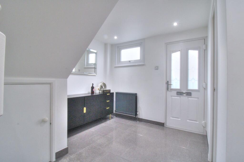 House in Southend-on-Sea - View 3