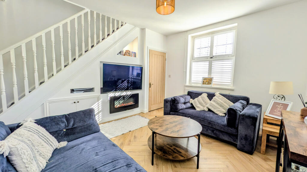 House in Merthyr Tydfil, Castle Park Estate, Clwydyfagwyr - View 3
