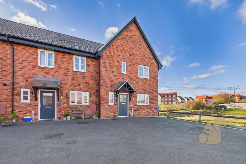3-bed terraced on Discovery Close, Chilton, CO10, £160,000