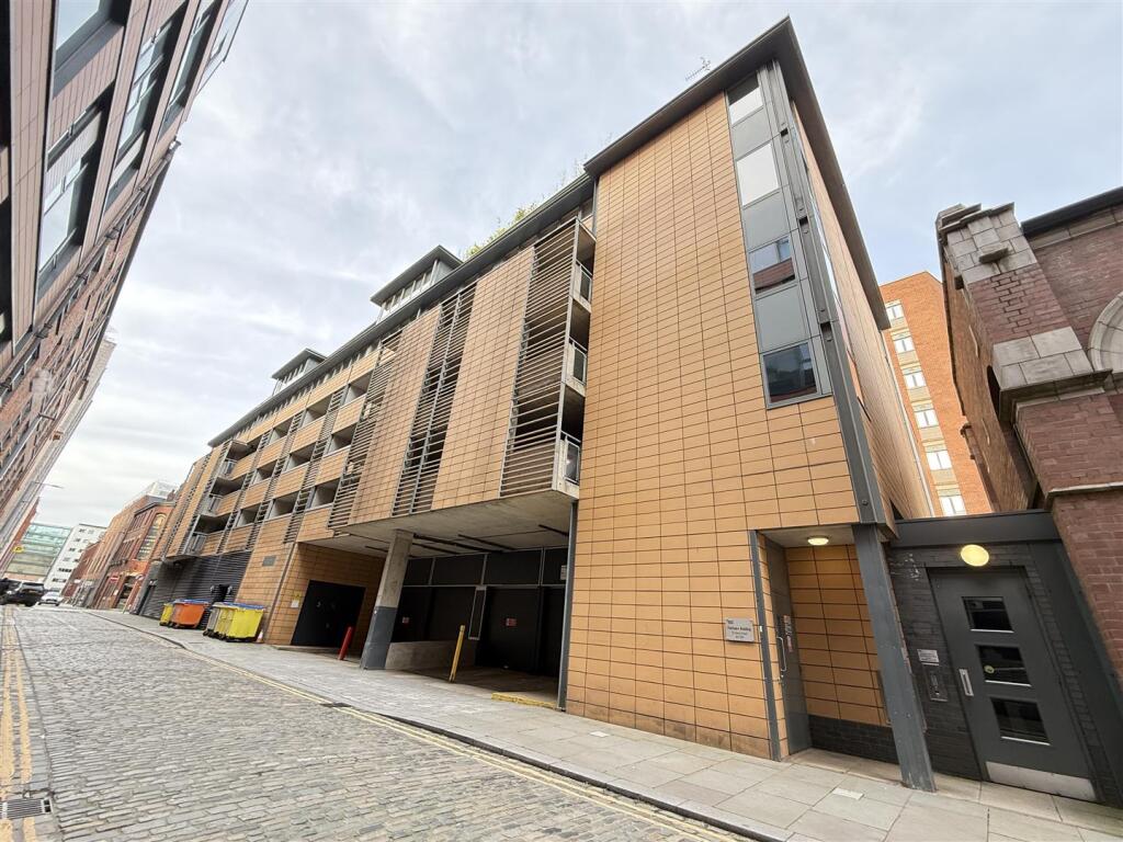 Main image of property: Henry Street, Manchester