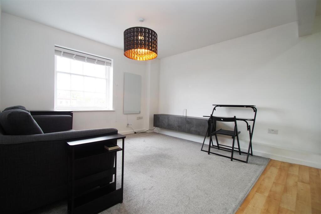 Apartment in South Oxfordshire, Winterbrook, Wallingford - View 3