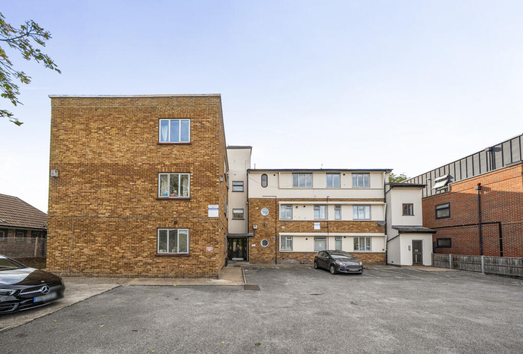 Main image of property: Commonside West, Mitcham, CR4