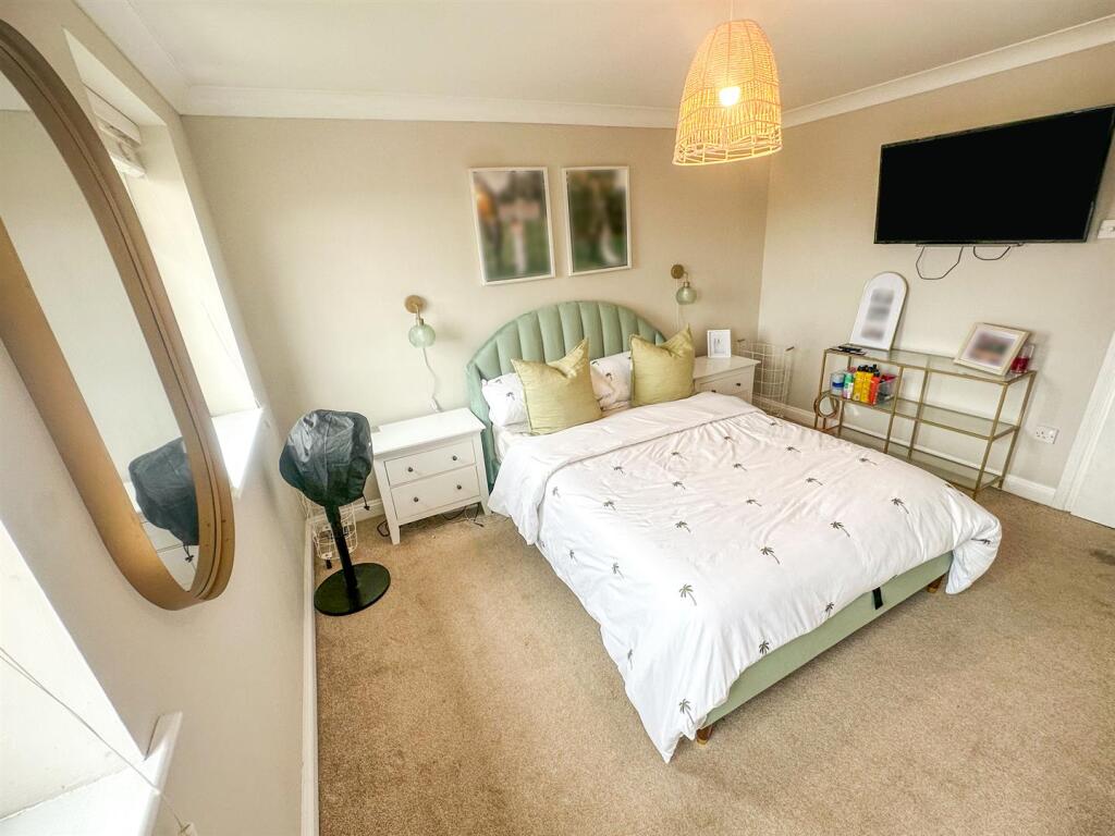 House in Northampton - View 5
