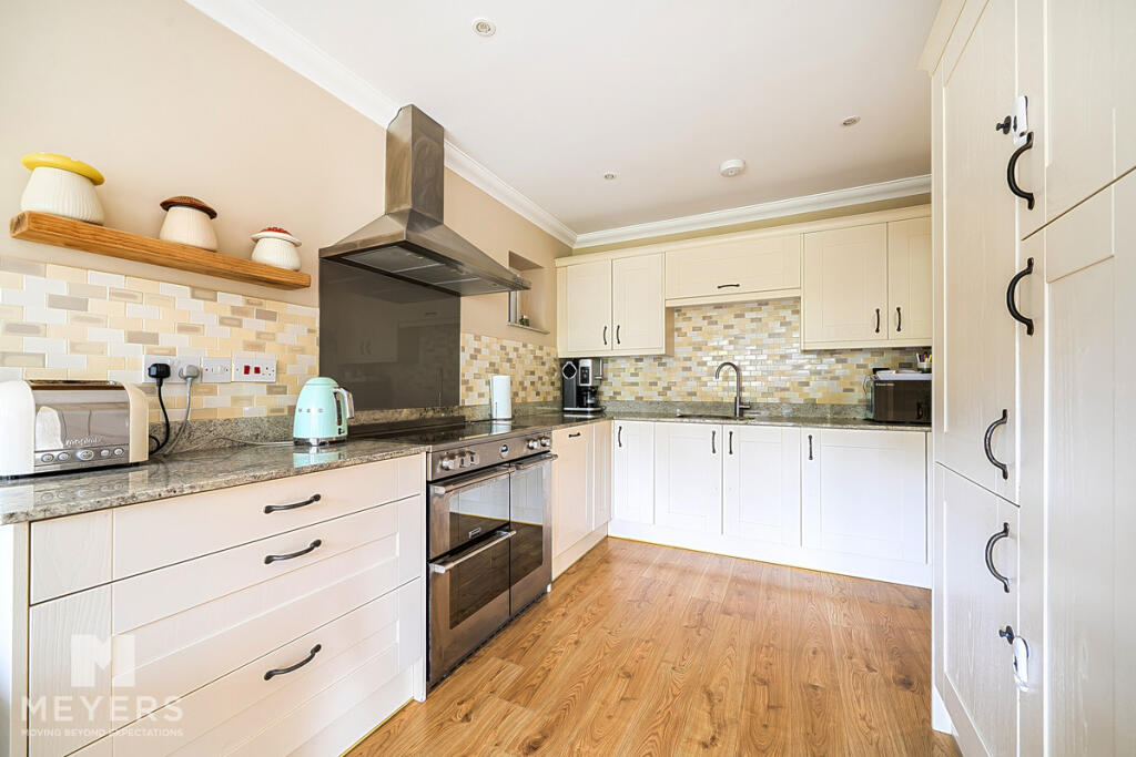 464 Ringwood Road, Ferndown, BH22 9 - View 5