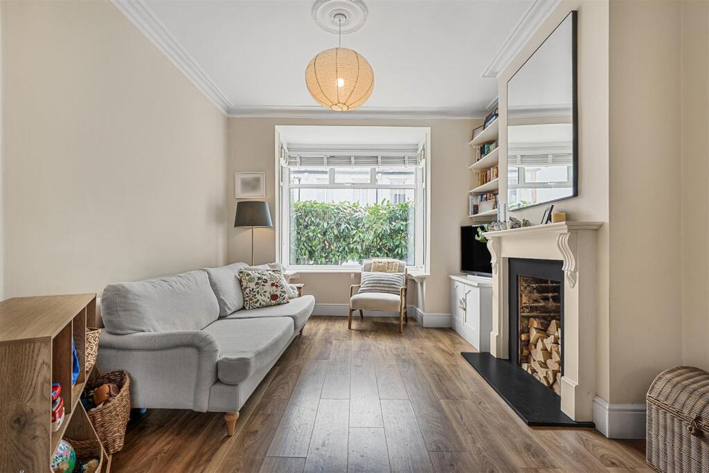 House in London, Grove Park - View 5