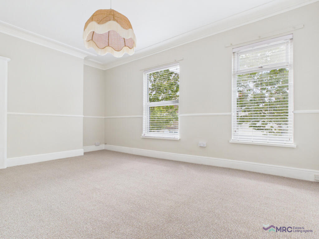 Main image of property: Flat 2, Albert Avenue, Anlaby Road, HU3