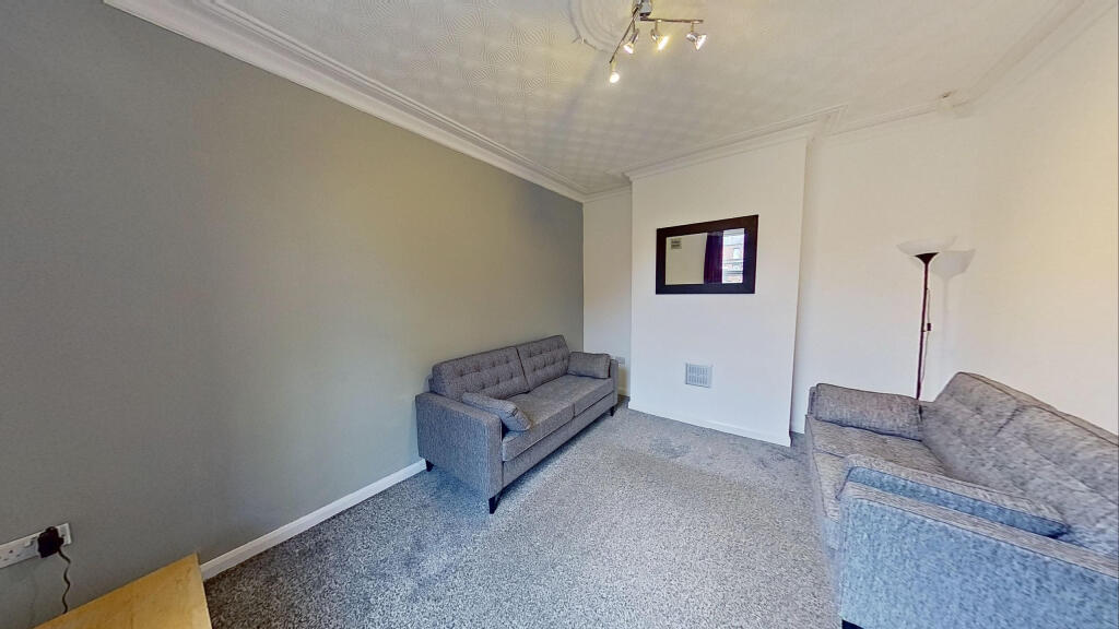 House in Leeds - View 2