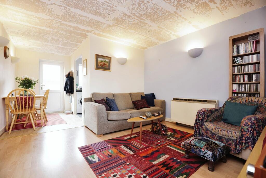 Apartment in Warwick, Whitemoor, Kenilworth - View 2