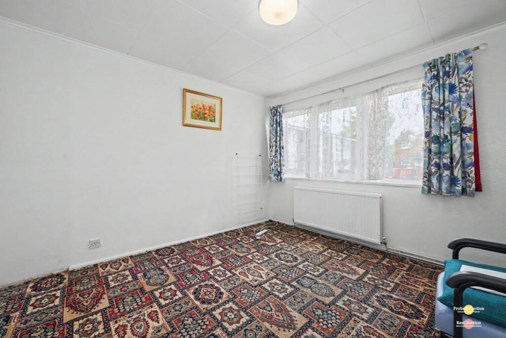Apartment in Reading - View 5
