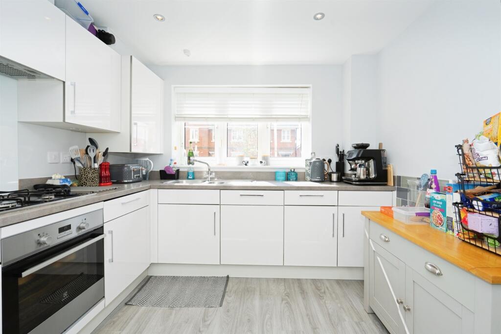 Copse View, Worthing photo 4