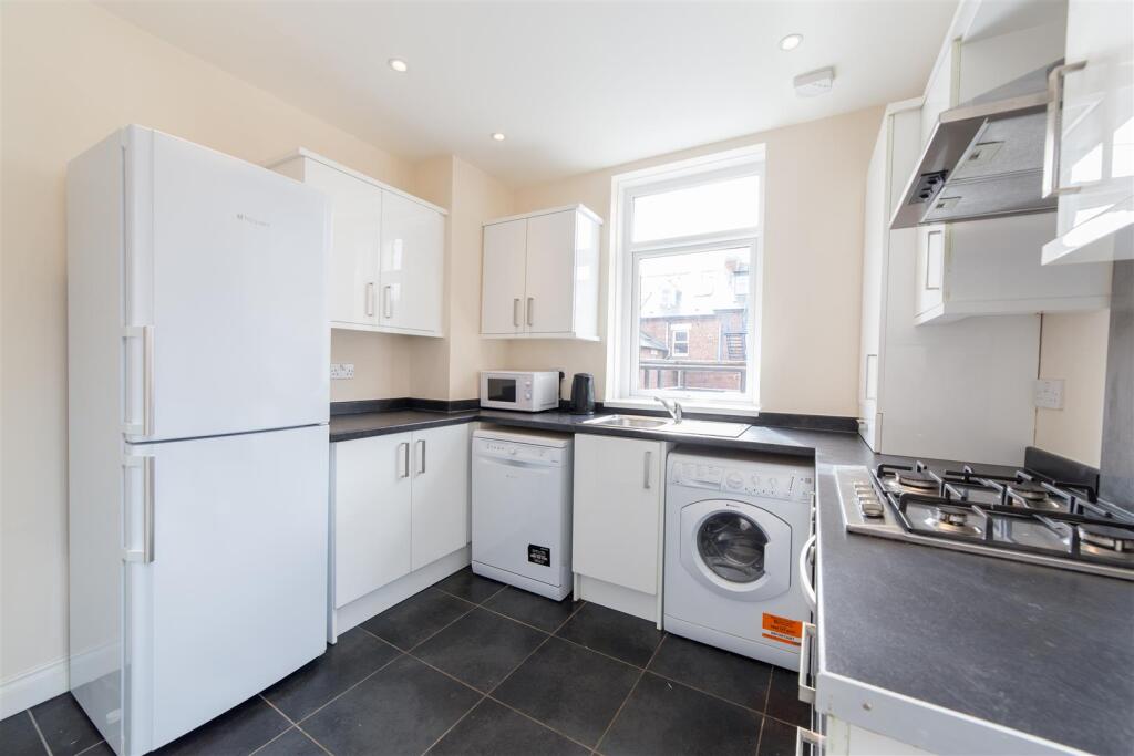 Apartment in Newcastle upon Tyne, Tyne and Wear - View 2