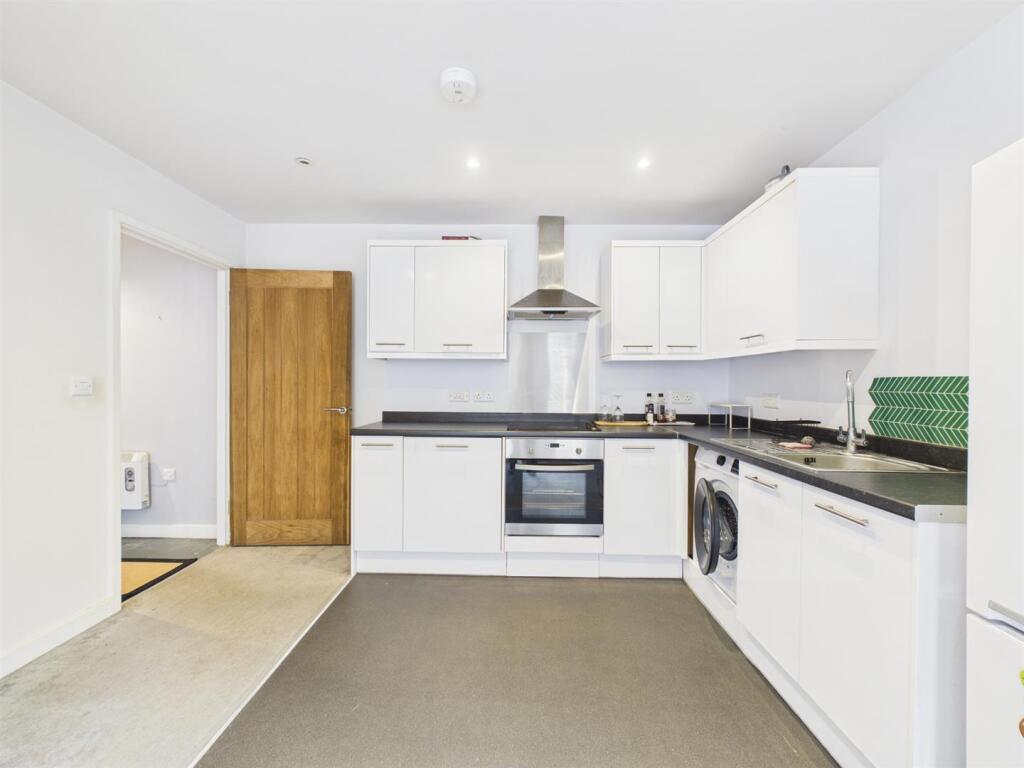 Apartment in Bristol - View 5