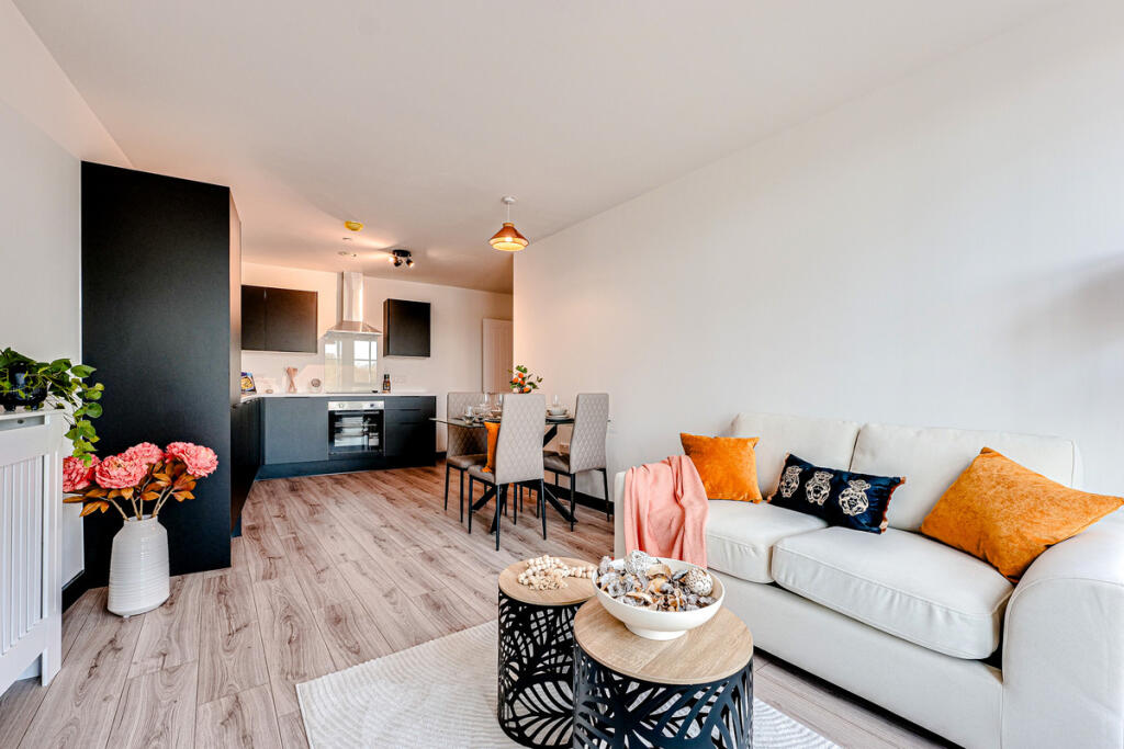 Apartment in Basildon, Wickford - View 2
