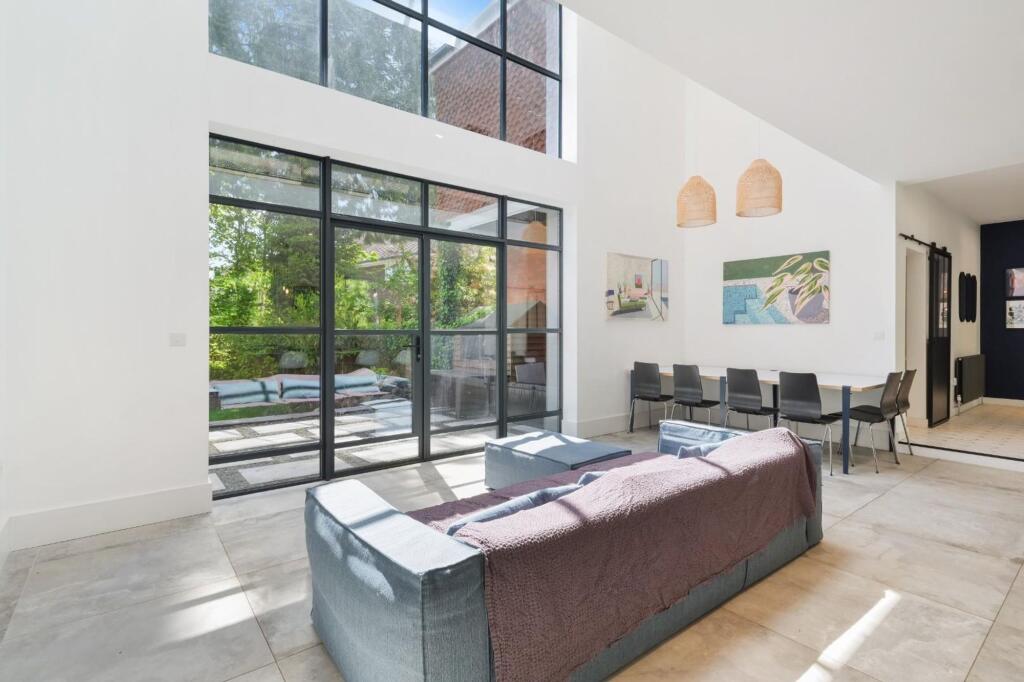 Chapel Road, Tadworth, KT20 - View 5