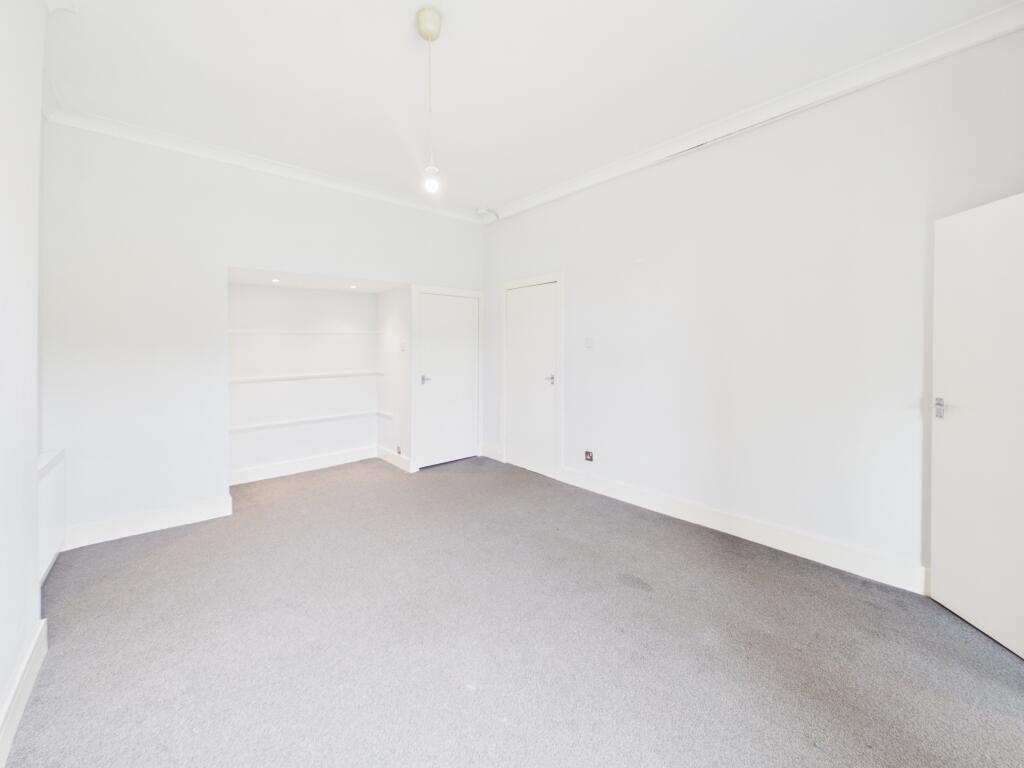 Apartment in Holytown, Wester Holytown - View 3