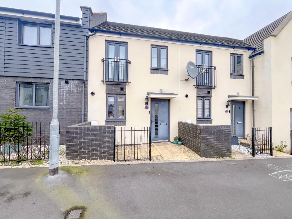 2-bed terraced on Mansell Road, Patchway, Bristol, BS34, £300,000