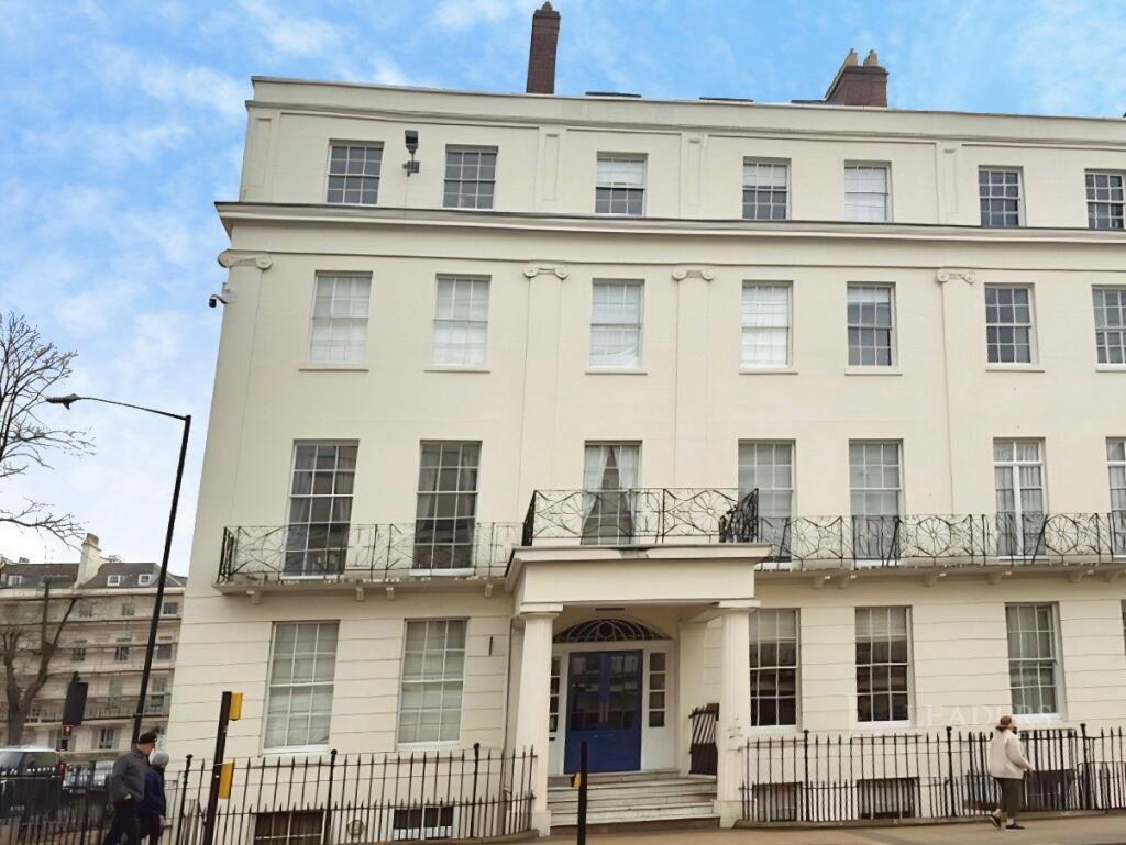 Main image of property: Parade, Leamington Spa, Warwickshire, CV32