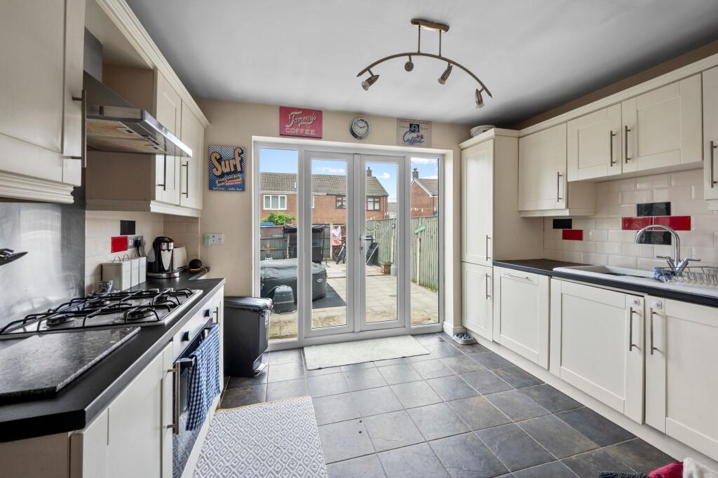 House in St Helens, Portico, Nutgrove - View 4