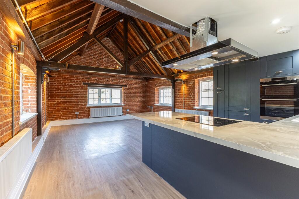 Main image of property: The Old Hop, Hadleigh, Ipswich