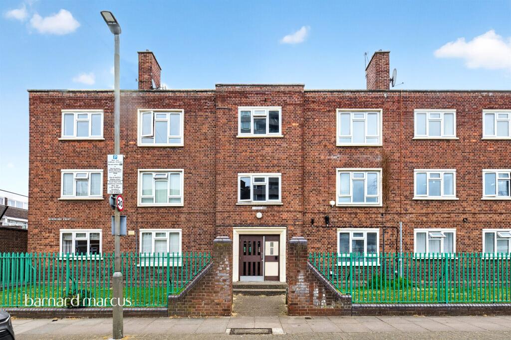 Main image of property: Hazelhurst Road, London