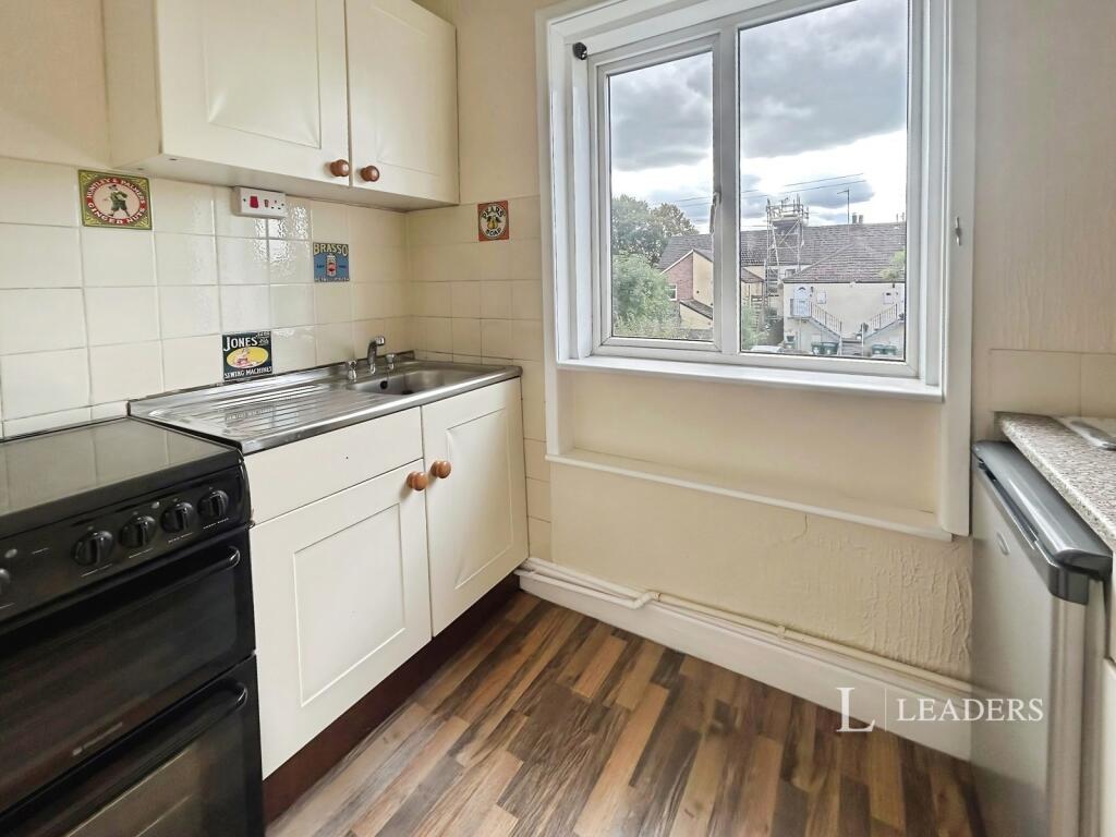 Apartment in Southampton - View 5